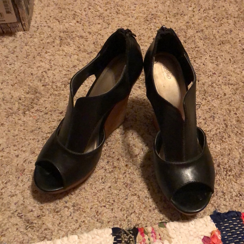 Target black wedges